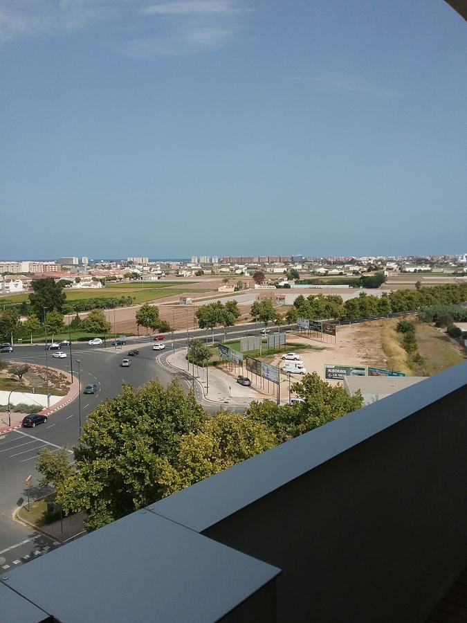Lovely 2 Bedroom Terrace Wifi Parking Ac Heating Attic Valência Exterior foto